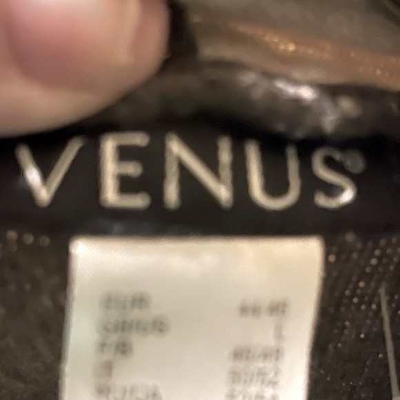 VENUS Grey(light&dark) with cream stripes sweater. - Picture 1 of 2